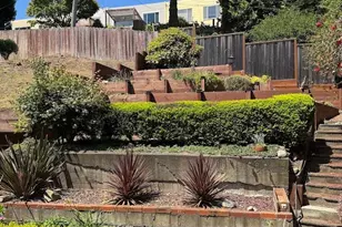 2051 10th Ave, San Francisco, CA 94116 - Photo 10