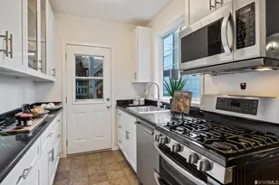 3390 16th St, San Francisco, CA 94114 - Photo 14