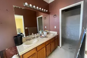 2222 W Vine St, Visalia, CA 93291 - Photo 12
