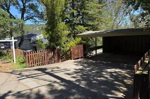 7101 Pinehaven Rd, Oakland, CA 94611 - Photo 2