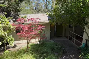 7101 Pinehaven Rd, Oakland, CA 94611 - Photo 1
