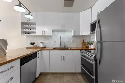 1425 Lakeside Drive #209, Oakland, CA 94612 - Photo 10