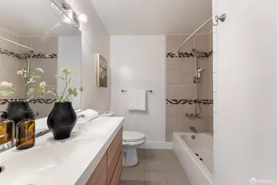 1425 Lakeside Drive #209, Oakland, CA 94612 - Photo 16