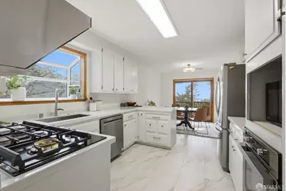 8440 Skyline Boulevard, Oakland, CA 94611 - Photo 18