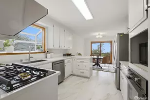 8440 Skyline Blvd, Oakland, CA 94611 - Photo 18