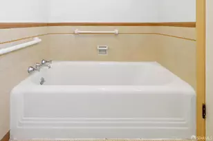 8231 Geary Blvd, San Francisco, CA 94121 - Photo 16