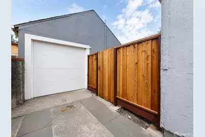 8115 Hillside Street, Oakland, CA 94605 - Photo 16