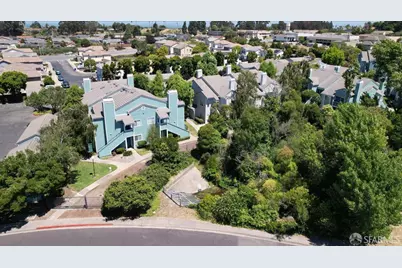 911 Waterford Place, Pinole, CA 94564 - Photo 32