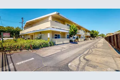 2615 Marina Boulevard, San Leandro, CA 94577 - Photo 1