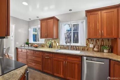 6862 Ridgewood Drive, Oakland, CA 94611 - Photo 10