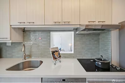 946 Stockton Street #9E, San Francisco, CA 94108 - Photo 16