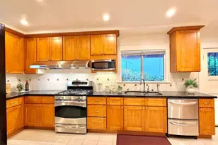527 Zorah St, Oakland, CA 94606 - Photo 10