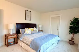 527 Zorah St, Oakland, CA 94606 - Photo 8
