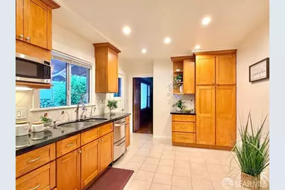 527 Zorah Street, Oakland, CA 94606 - Photo 4