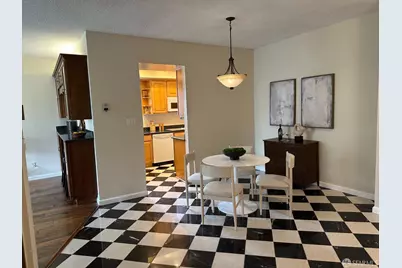 1427 Floribunda Avenue #307, Burlingame, CA 94010 - Photo 16
