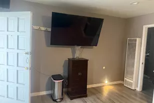8422 B St, Oakland, CA 94621 - Photo 18