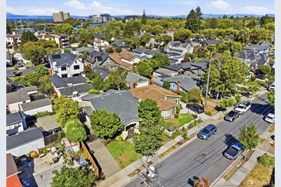 828 Laurel Avenue, Burlingame, CA 94010 - Photo 58