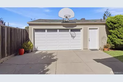 828 Laurel Avenue, Burlingame, CA 94010 - Photo 32
