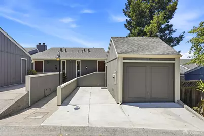 22 Anair Way, Oakland, CA 94605 - Photo 2
