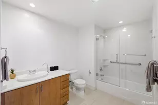 438 W Grand Ave Ave, Oakland, CA 94612 - Photo 16