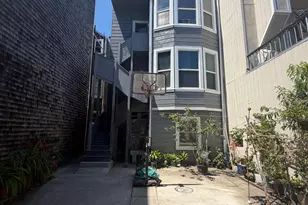 558 8th Ave, San Francisco, CA 94118 - Photo 2