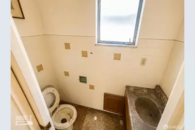 7400 Fresno Street, Oakland, CA 94605 - Photo 12