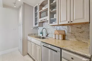 66 Cleary Ct, San Francisco, CA 94109 - Photo 16