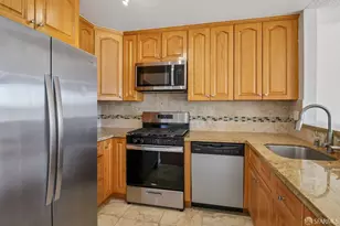 1109 Aspen Ct, San Francisco, CA 94134 - Photo 8