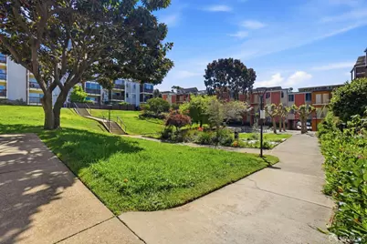 35 Lottie Bennett Lane #4, San Francisco, CA 94115 - Photo 32