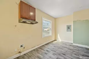 1005 E 12th St, Oakland, CA 94606 - Photo 12