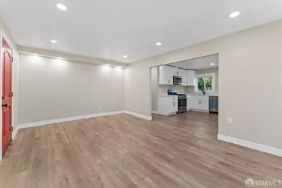 6180 Oakdale Avenue, Oakland, CA 94605 - Photo 6