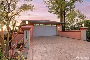 8727 Skyline Blvd, Oakland, CA 94611 - Photo 48