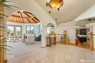 8727 Skyline Blvd, Oakland, CA 94611 - Photo 2