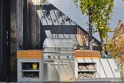 32 Heron Street, San Francisco, CA 94103 - Photo 8