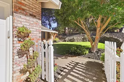 1711 Parkwood Drive, San Mateo, CA 94403 - Photo 8
