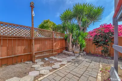 109 Banks Street, San Francisco, CA 94110 - Photo 2