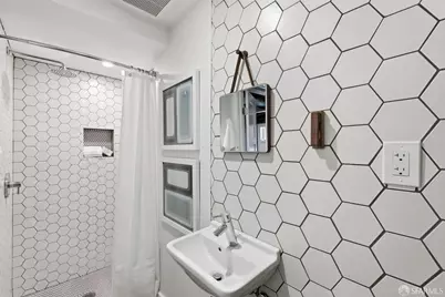 2442 45th Avenue, San Francisco, CA 94116 - Photo 32