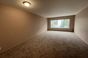 124 Rivoli St, San Francisco, CA 94117 - Photo 2