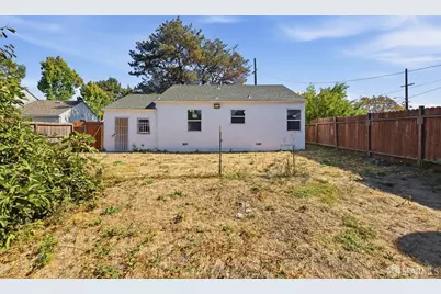 9917 Cherry Street, Oakland, CA 94603 - Photo 4