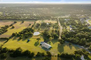 402 Rolling Hills Rd, Liberty Hill, TX 78642 - Photo 2