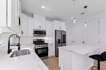 5305 Ledesma Unit 4 Ledesma Road #4, Austin, TX 78721 - Photo 2
