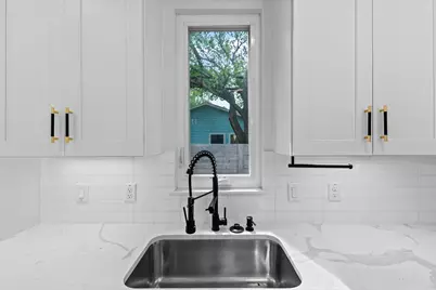 5305 Ledesma Unit 4 Ledesma Road #4, Austin, TX 78721 - Photo 6