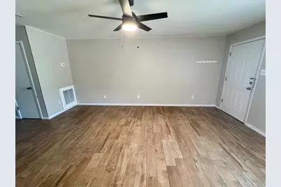 820 S Blanco Street #B, Lockhart, TX 78644 - Photo 6