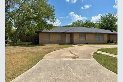 820 S Blanco Street #B, Lockhart, TX 78644 - Photo 2