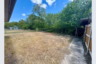 820 S Blanco Street #B, Lockhart, TX 78644 - Photo 24