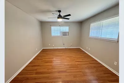 820 S Blanco Street #B, Lockhart, TX 78644 - Photo 12
