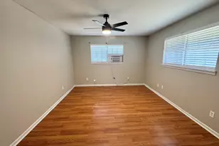 820 S Blanco St, Lockhart, TX 78644 - Photo 12