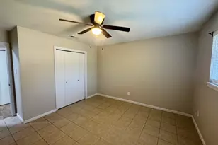 820 S Blanco St, Lockhart, TX 78644 - Photo 18