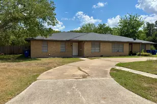 820 S Blanco St, Lockhart, TX 78644 - Photo 1