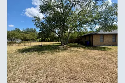 820 S Blanco Street #B, Lockhart, TX 78644 - Photo 4